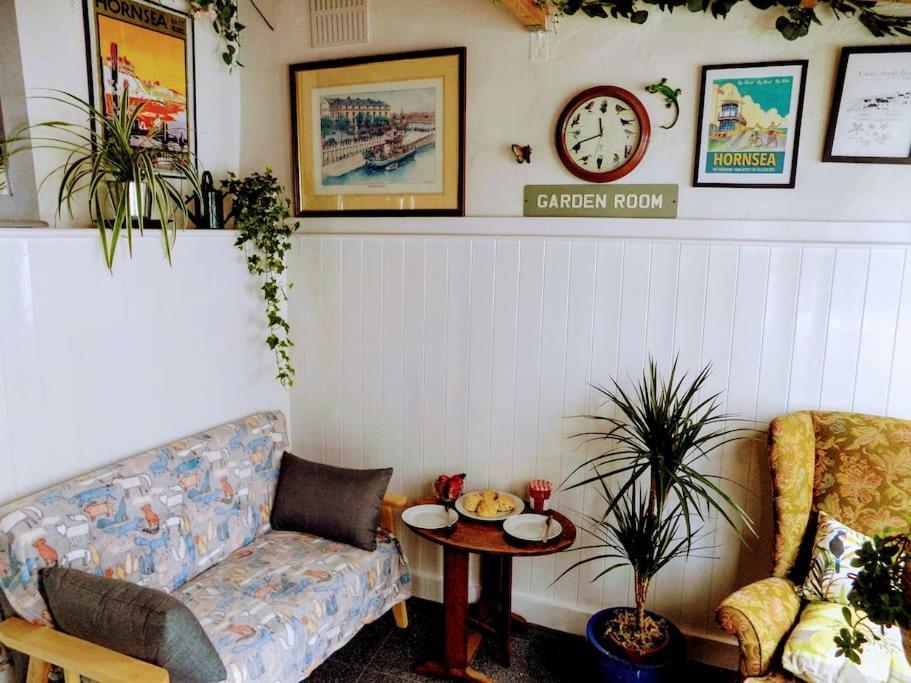 Spacious Charming Cottage Near Lake And Sea Горнсі Екстер'єр фото